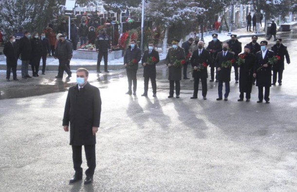 Gəncədə 20 Yanvar şəhidlərinin xatirəsi anıldı - FOTOLAR